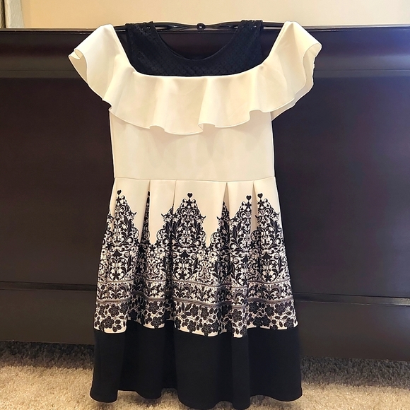 Beautiful Girls Dress Size 12 - Picture 5 of 10